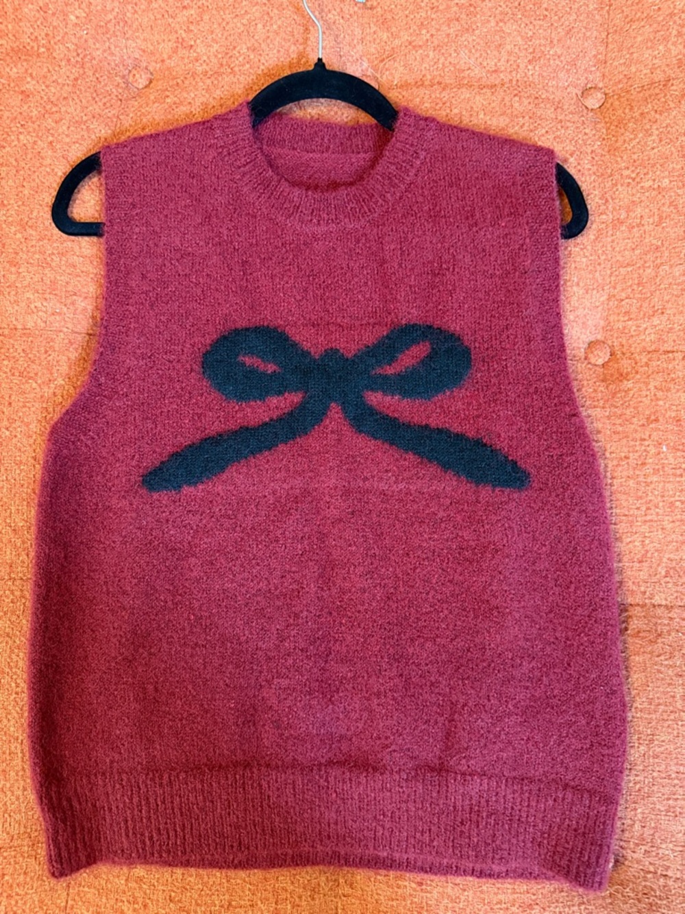 Women’s Burgundy Bow Intarsia Knit Sleeveless Sweater